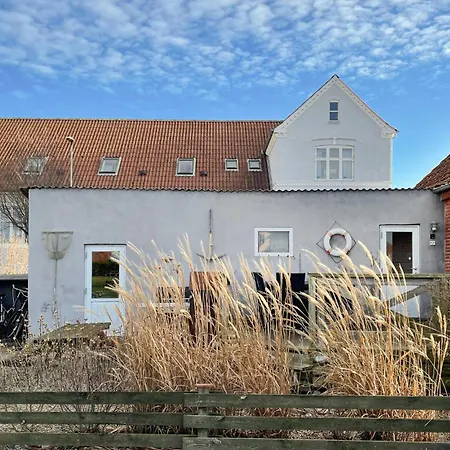 3 Bedroom Awesome In *