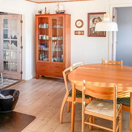 3 Bedroom Awesome In Dom wakacyjny Bagenkop